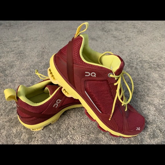 On Cloud Shoes - On Cloud women’s size 9.5 running shoes